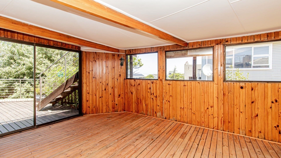 5 Bedroom Property for Sale in Hersham Western Cape